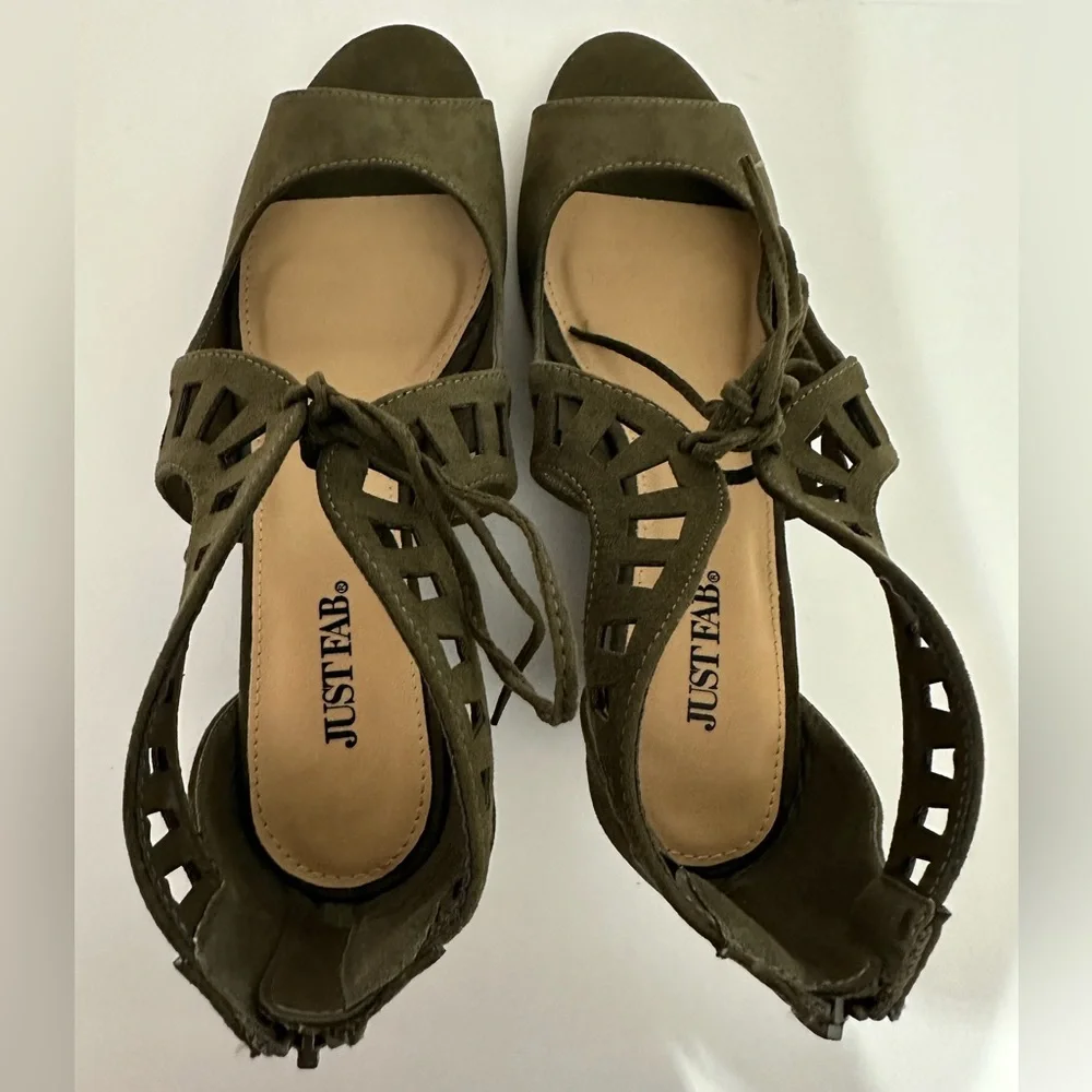 JustFab Deanna Olive Green Cutout Peep Toe Wedge Sandals Size 8.5